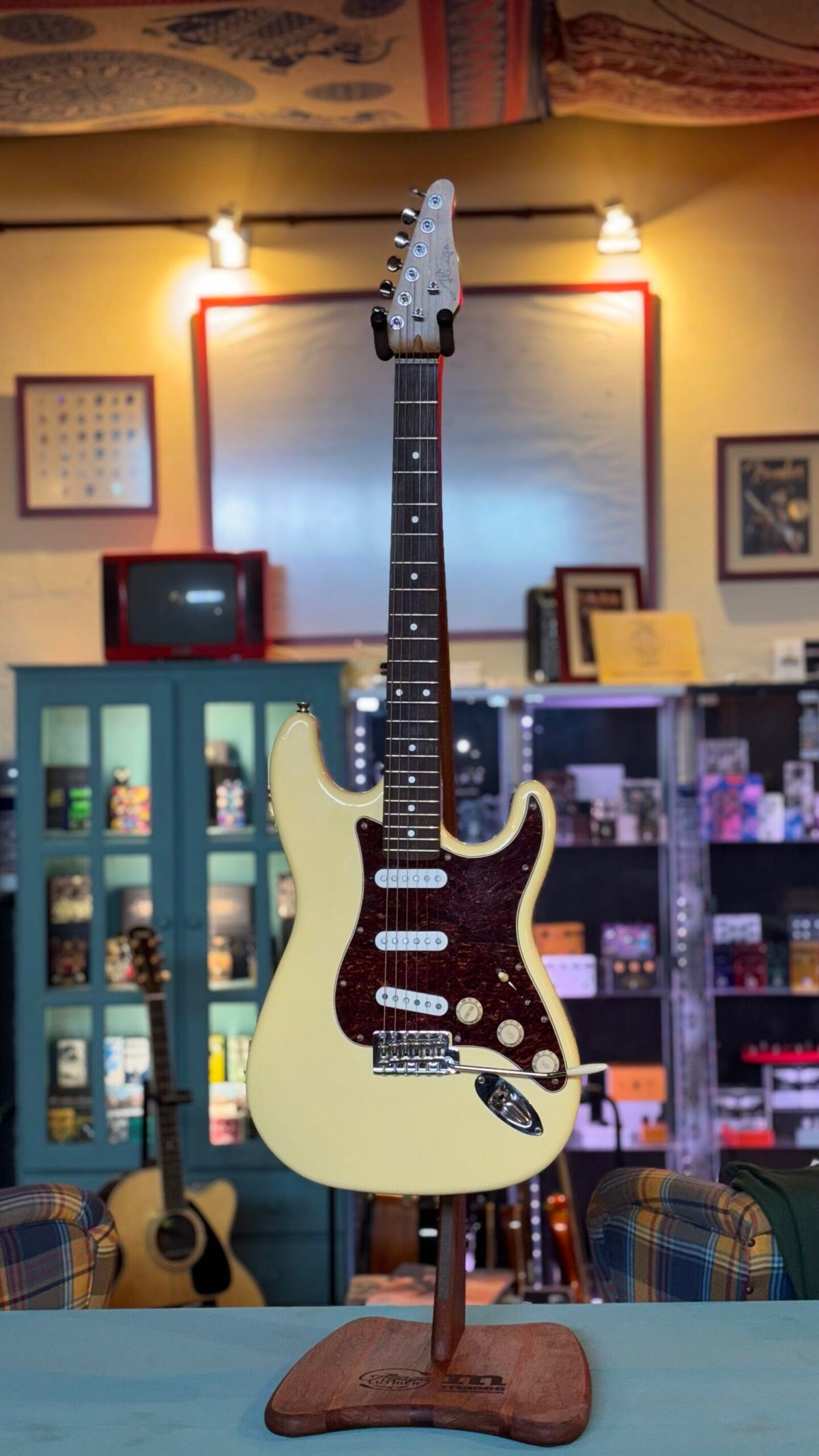 ALIAGA ST CLASSIC VINTAGE YELLOW CUSTOM SHOP