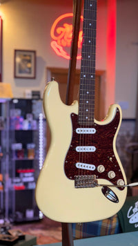 ALIAGA ST CLASSIC VINTAGE YELLOW CUSTOM SHOP